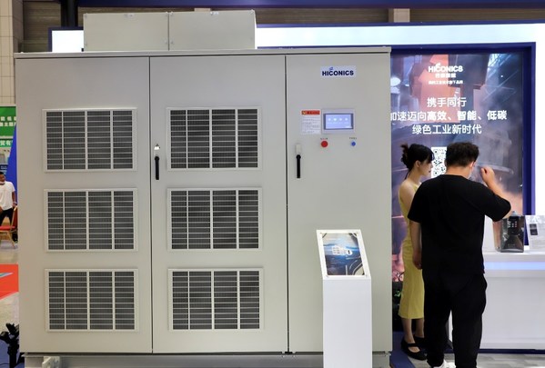合康新能高壓變頻器、通用低壓變頻器等產(chǎn)品亮相