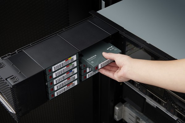 富士膠片（中國(guó)）參與安防技術(shù)交流百城會(huì) 磁存儲(chǔ)賦能智慧城市建設(shè)