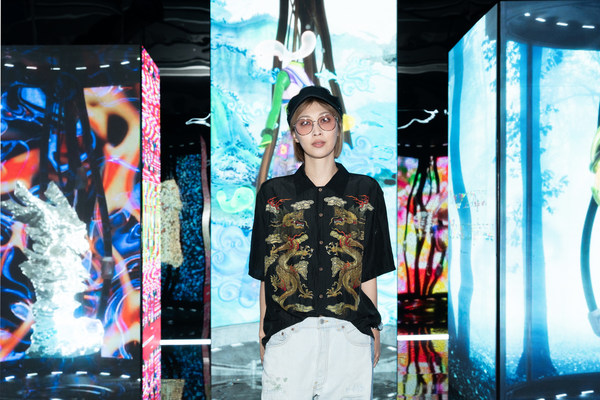 PMQ元?jiǎng)?chuàng)方海外創(chuàng)作及項(xiàng)目顧問暨《FabriX》項(xiàng)目總監(jiān)黃馨（Shin Wong）。