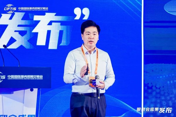 劉振業(yè)副總裁介紹智慧海港邊防研判平臺(tái)