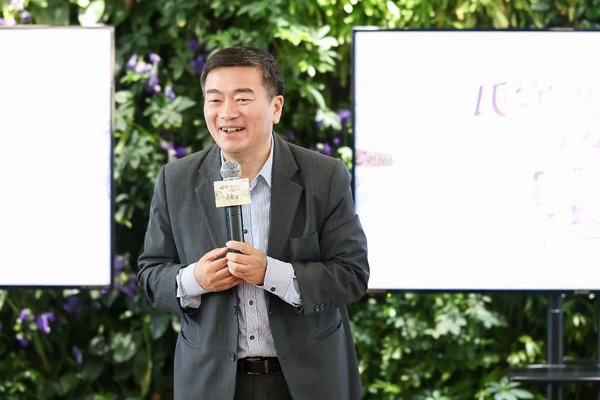 羅氏制藥中國客戶交互業(yè)務(wù)模式特藥領(lǐng)域負(fù)責(zé)人陳少峰先生在分享會(huì)上致辭