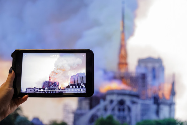 歐萊雅獨(dú)家贊助，巴黎圣母院全球首個(gè)增強(qiáng)現(xiàn)實(shí)感沉浸式展覽落地上海