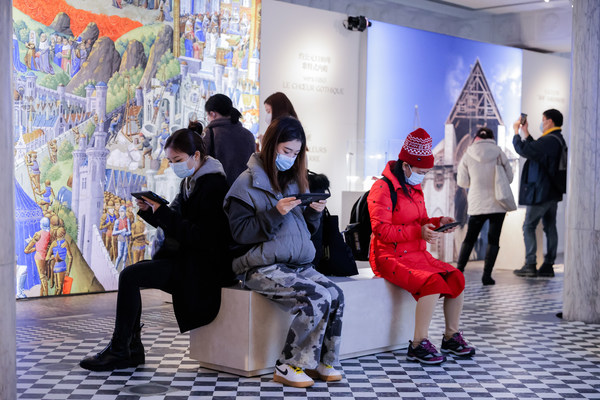 歐萊雅獨(dú)家贊助，巴黎圣母院全球首個(gè)增強(qiáng)現(xiàn)實(shí)感沉浸式展覽落地上海