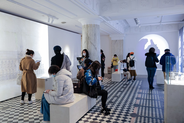 歐萊雅獨(dú)家贊助，巴黎圣母院全球首個(gè)增強(qiáng)現(xiàn)實(shí)感沉浸式展覽落地上海