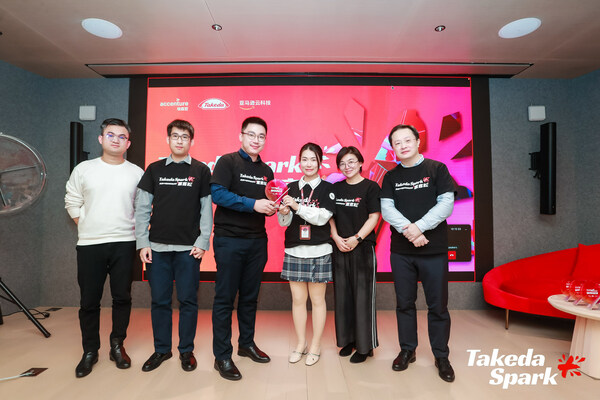 在2022年武田中國創(chuàng)新挑戰(zhàn)賽“黑客松”閉門路演上，靈犀醫(yī)療憑借“醫(yī)曉典”項目順利晉級