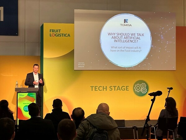 陶朗新鮮食品創(chuàng)新部門負(fù)責(zé)人James French在科技舞臺(tái)上演講 陶朗新鮮食品創(chuàng)新部門負(fù)責(zé)人James French在科技舞臺(tái)上演講