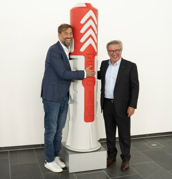 啟動(dòng)新合作：慧魚品牌大使J&uuml;rgen Klopp和公司所有人Klaus Fischer教授