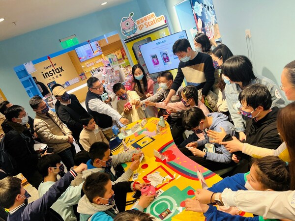 用一次成像表達(dá)愛意 新年第一場融合攝影活動(dòng)從instax博物館開始 用一次成像表達(dá)愛意 新年第一場融合攝影活動(dòng)從instax博物館開始