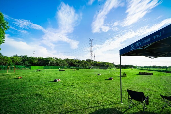 TüV萊茵“第一屆家用割草機器人性能挑戰(zhàn)賽”火熱進行中