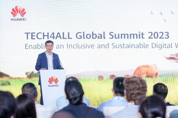 Peng Song, Senior Vice President for Huawei and President of ICT Strategy and Marketing in the opening speech Peng Song, Senior Vice President for Huawei and President of ICT Strategy and Marketing in the opening speech
