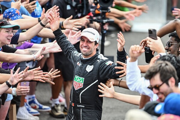 達(dá)科斯塔斬獲三連勝 達(dá)科斯塔斬獲三連勝