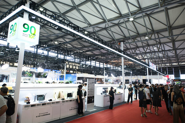 富士膠片登陸P&I 2024，新品億像素中畫幅無反相機震撼亮相