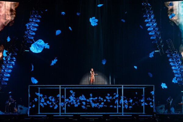 G.E.M.鄧紫棋的每一首歌都與歌迷傳遞著深刻的情感連結(jié)，溫暖每一位歌迷的心。