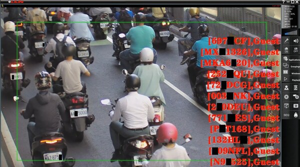 即便多輛車在行駛，該系統(tǒng)依然能夠準(zhǔn)確識別