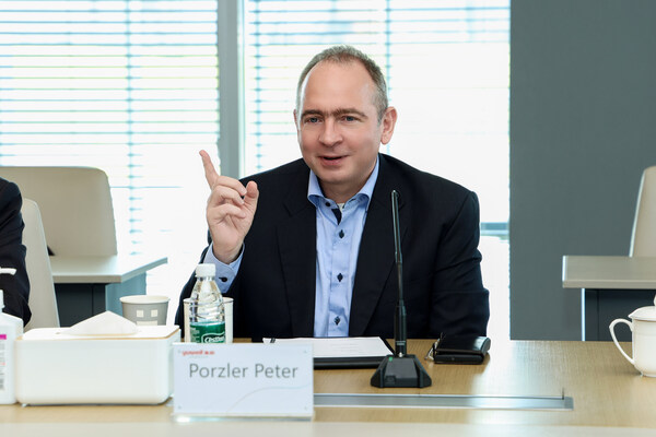 圖：T&Uuml;V南德意志集團(tuán)醫(yī)療健康服務(wù)部全球副總裁Peter Porzler