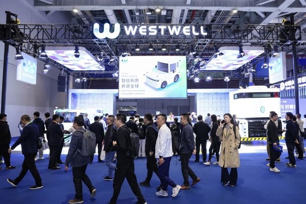 圖:進(jìn)博會觀眾打卡西井展臺 圖:進(jìn)博會觀眾打卡西井展臺