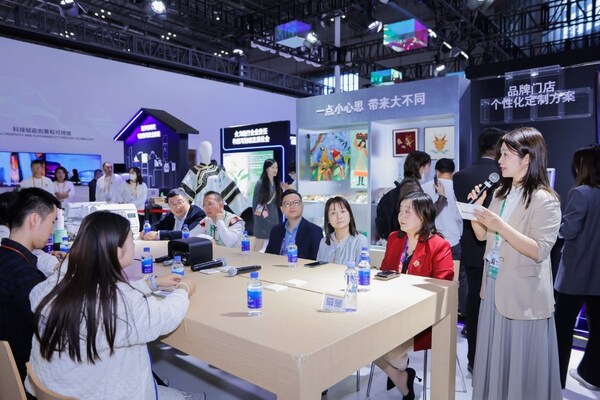 Brother"云南繡娘"公益項(xiàng)目交流會(huì)現(xiàn)場(chǎng) Brother"云南繡娘"公益項(xiàng)目交流會(huì)現(xiàn)場(chǎng)