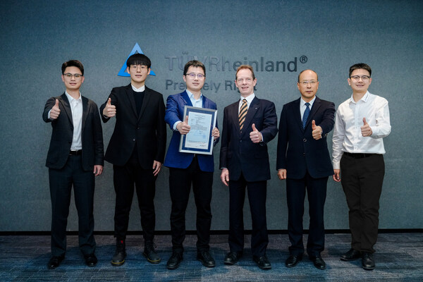 T&Uuml;V萊茵為星猿哲科技移動操作機器人RockyOne頒發(fā)CE-MD符合性證書