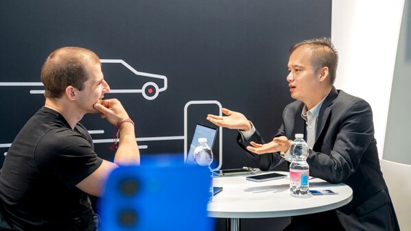 魅族董事顧彬彬在MWC25上宣布:魅族攜Flyme AI生態(tài)系統(tǒng)重返全球市場(chǎng)