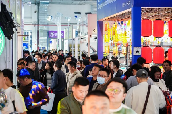 聚光魅力啟新程，超22萬人次共赴盛會，第32屆古鎮(zhèn)燈博會圓滿收官