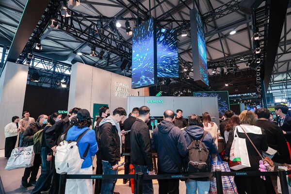 AWE 2025現(xiàn)場(chǎng)博西家電旗下西門子家電展臺(tái)