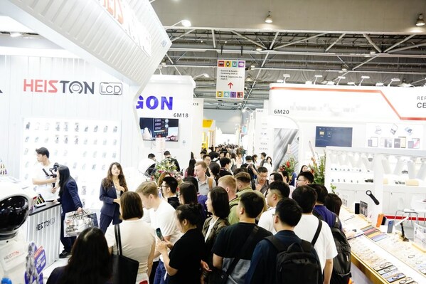 環(huán)球資源展會現(xiàn)場人頭攢動 環(huán)球資源展會現(xiàn)場人頭攢動