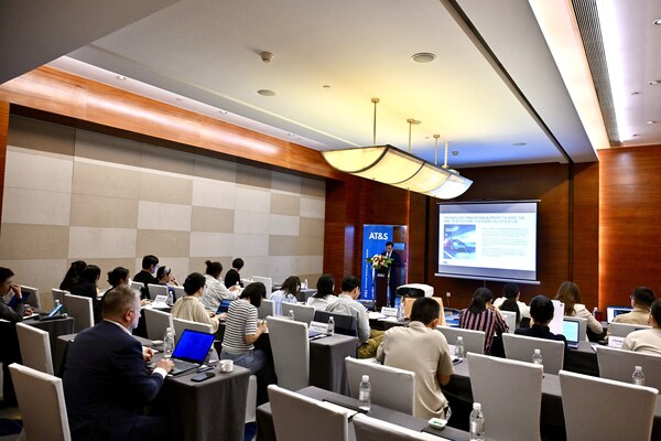 新聞發(fā)布會(huì)現(xiàn)場(chǎng) 新聞發(fā)布會(huì)現(xiàn)場(chǎng)