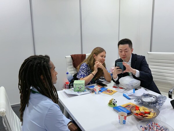 華大電子重磅亮相Seamless 2025，用芯助力數(shù)字安全新時代