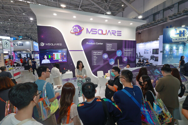 圖1：奎芯科技首登COMPUTEX，展位前人潮涌動(dòng)，吸引眾多專(zhuān)業(yè)目光