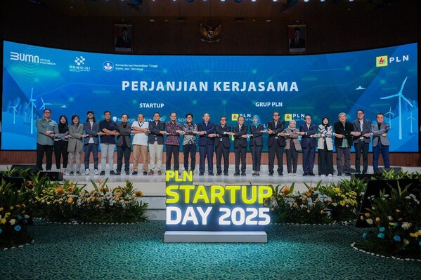 PLN Startup Day 2025 – PLN, government representatives, and greentech startups unite in Jakarta to sign strategic collaborations supporting Indonesia’s energy transition. PLN Startup Day 2025 – PLN, government representatives, and greentech startups unite in Jakarta to sign strategic collaborations supporting Indonesia’s energy transition.