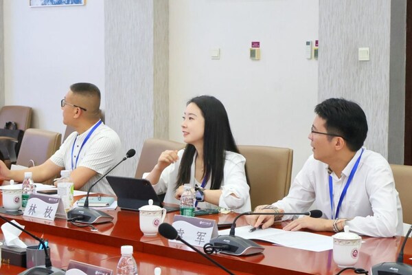 眾合云科人力資源副總裁林枚女士發(fā)言現(xiàn)場(chǎng) 眾合云科人力資源副總裁林枚女士發(fā)言現(xiàn)場(chǎng)