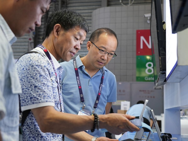 MWC上海 | 華大電子發(fā)布國(guó)內(nèi)首顆通過(guò)GSMA eSA認(rèn)證安全芯片CIU98_G50，打造移動(dòng)安全+物聯(lián)