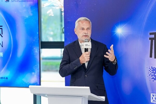 歐萊雅北亞總裁及中國首席執(zhí)行官博萬尚寄語青年 歐萊雅北亞總裁及中國首席執(zhí)行官博萬尚寄語青年