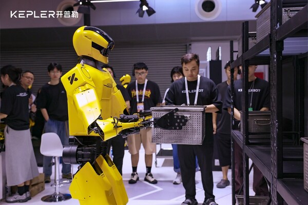 WAIC 2025：開普勒大黃蜂挑戰(zhàn)8小時(shí)直播圓滿收官，引領(lǐng)具身智能商業(yè)化新征程