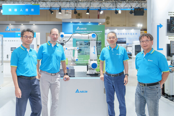 1.臺(tái)達(dá)機(jī)電事業(yè)群劉佳容總經(jīng)理(右二)、EMEA 區(qū)機(jī)電事業(yè)群資深總監(jiān)Michael Mayer-Rosa (左二)、智能制造解決方案發(fā)展部楊應(yīng)龍研發(fā)總監(jiān)(右一)、智能制造軟件新事業(yè)發(fā)展部陳鴻輝處長(zhǎng)于自動(dòng)化展上介紹臺(tái)達(dá)亮點(diǎn)方案。