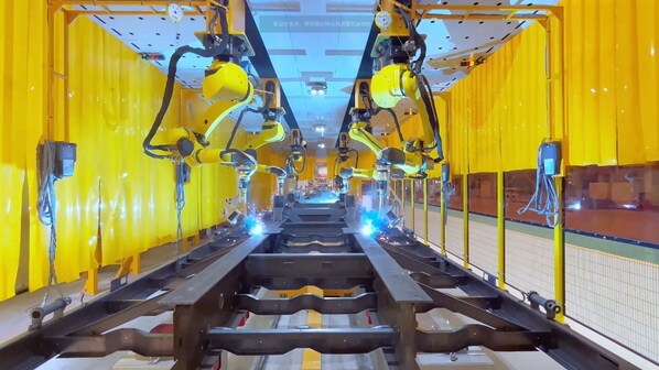 【圖為星鏈半掛車LTP集團的駐馬店LTP中心A工廠】 【圖為星鏈半掛車LTP集團的駐馬店LTP中心A工廠】