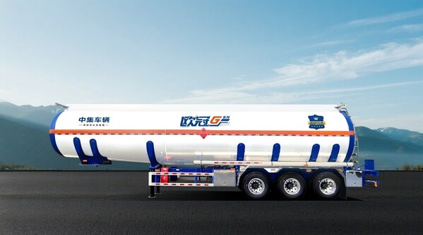 【圖為歐冠G系列鋁合金正圓兩節(jié)液罐車】 【圖為歐冠G系列鋁合金正圓兩節(jié)液罐車】