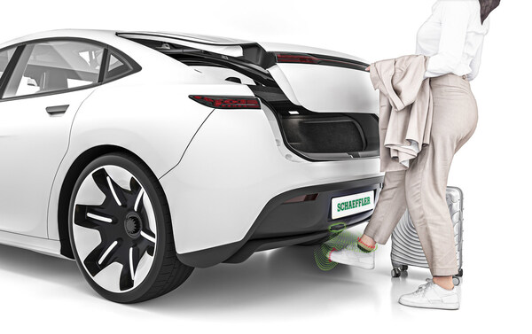 無接觸啟閉：舍弗勒免接觸進(jìn)入傳感器通過腳部動作操控側(cè)滑門與后備箱，全程解放雙手。