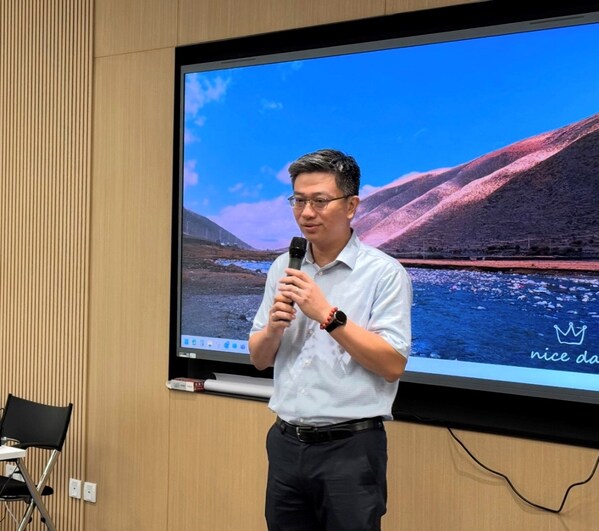 TÜV萊茵大中華區(qū)交通服務(wù)高級(jí)副總裁黃余欣致辭 TÜV萊茵大中華區(qū)交通服務(wù)高級(jí)副總裁黃余欣致辭