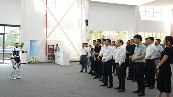 國家工信部裝備一司及人才交流中心領導調研奇瑞墨甲機器人：肯定車企引領的具身智能創(chuàng)新路徑