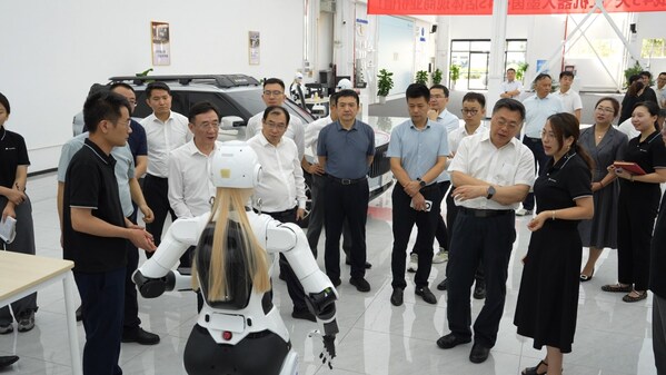 國家工信部裝備一司及人才交流中心領導調研奇瑞墨甲機器人：肯定車企引領的具身智能創(chuàng)新路徑