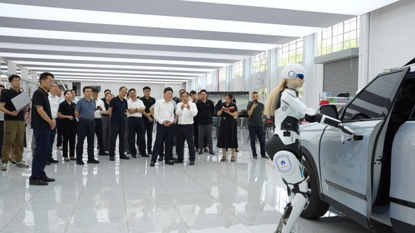 國家工信部裝備一司及人才交流中心領導調研奇瑞墨甲機器人：肯定車企引領的具身智能創(chuàng)新路徑