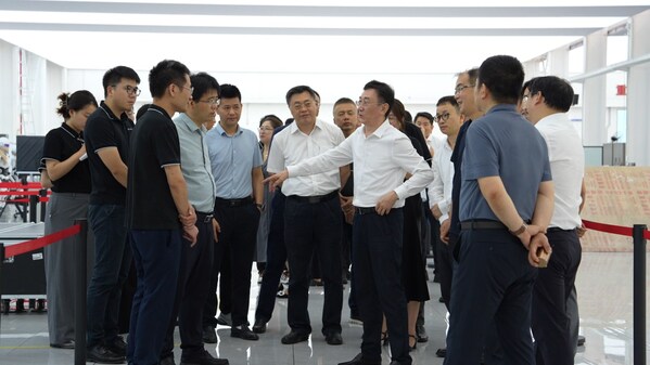 國家工信部裝備一司及人才交流中心領導調研奇瑞墨甲機器人：肯定車企引領的具身智能創(chuàng)新路徑