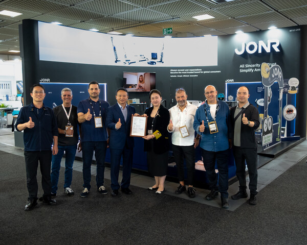 TüV萊茵在IFA為Shokz韶音開放式耳機及京蛙JONR掃地機器人頒發(fā)認證