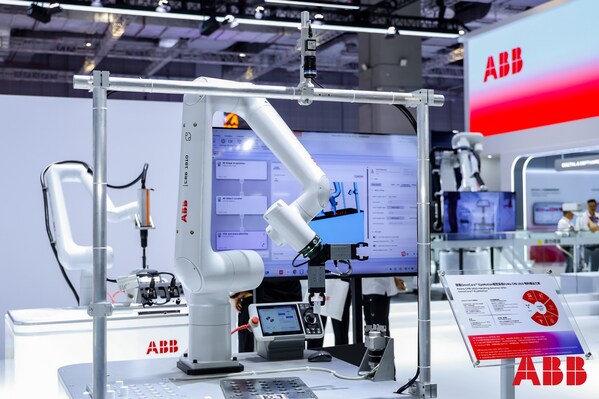 搭載OmniCore EyeMotion視覺系統(tǒng)的PoWa協(xié)作機(jī)器人物料搬運方案