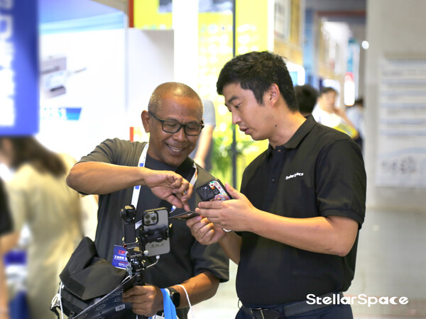 2025 CIIF 奇點創(chuàng)新(StellarSpace)展臺互動 2025 CIIF 奇點創(chuàng)新(StellarSpace)展臺互動