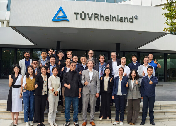 訪問T&Uuml;V萊茵科隆總部