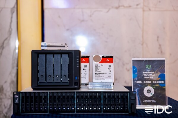 現(xiàn)場展示全閃存 FS6400 及 ActiveProtect 備份一體機(jī) DP340