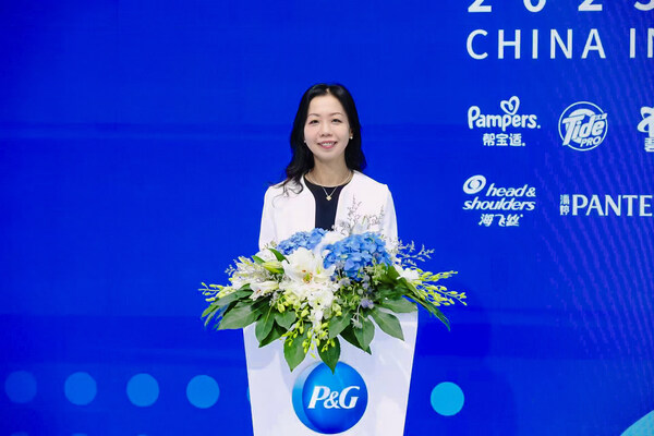 寶潔大中華區(qū)董事長兼首席執(zhí)行官許敏在開幕儀式上致辭 寶潔大中華區(qū)董事長兼首席執(zhí)行官許敏在開幕儀式上致辭