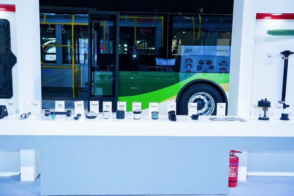 應(yīng)用復(fù)合新材料零部件